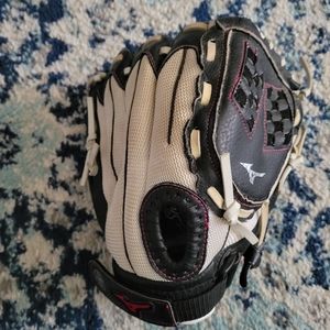 Youth Mizuno Prospect Finch 11" Youth Softball/Baseball Glove